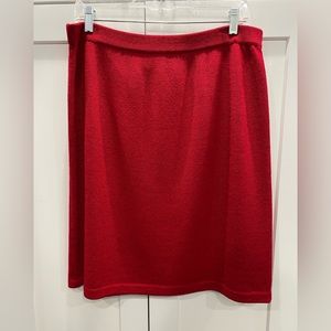 Beautiful ST JOHN COLLECTION Santana Knit Skirt. Size14. True Red. EUC.